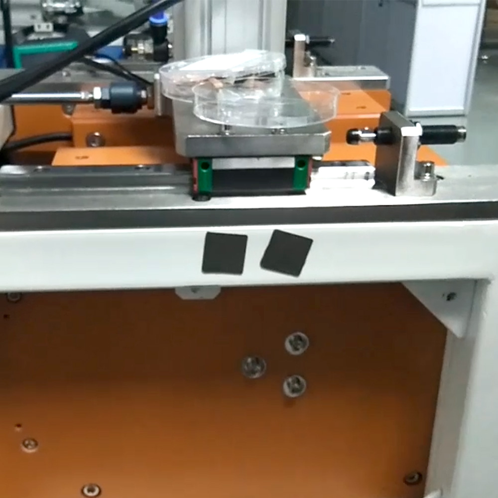 Ví d? v? quá trình t? hóa(chǎn) c?a Jiu Ju: Cao su silicone và nam cham neodymium-s?t-boron Ví d? v? quá trình t? hóa(chǎn) c?a Jiu Ju: Cao su silicone và nam cham neodymium-s?t-boron